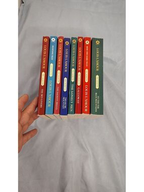Louis L'Amour Sackett Series Paperback Lot of 7 Western Novels Bantam Books